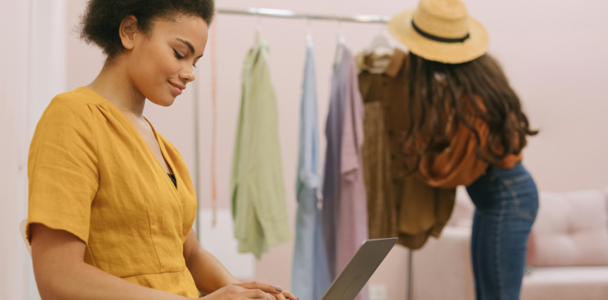 Dove trovare acquirenti affidabili per stock di abbigliamento